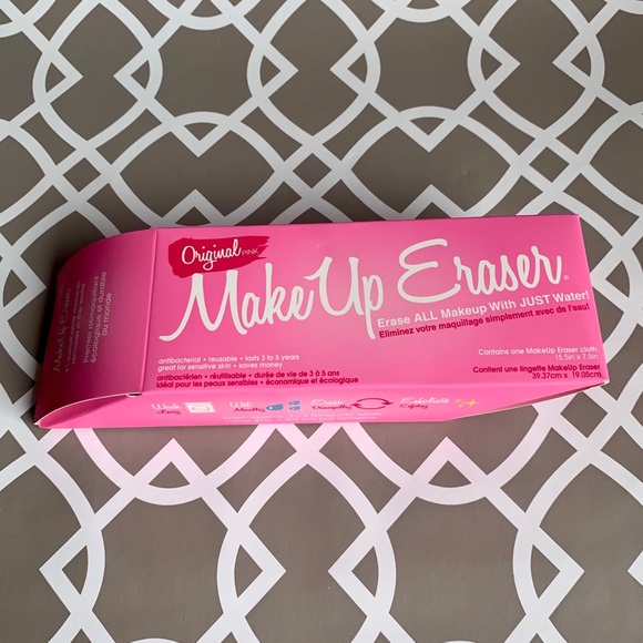 ⭐️5/$20- The Original Pink Makeup Eraser - Picture 2 of 3